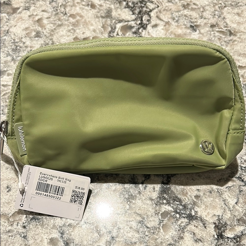 lululemon Everglade green 1L belt bag
